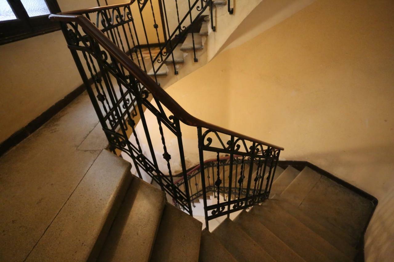 Atocha Art Apartment Madrid Bagian luar foto