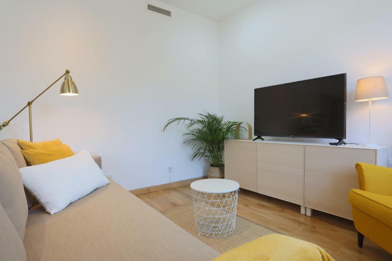 Atocha Art Apartment Madrid Bagian luar foto