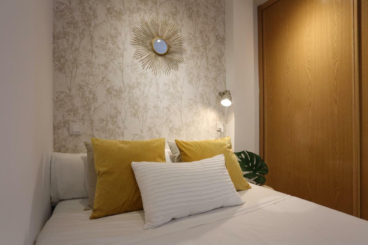 Atocha Art Apartment Madrid Bagian luar foto