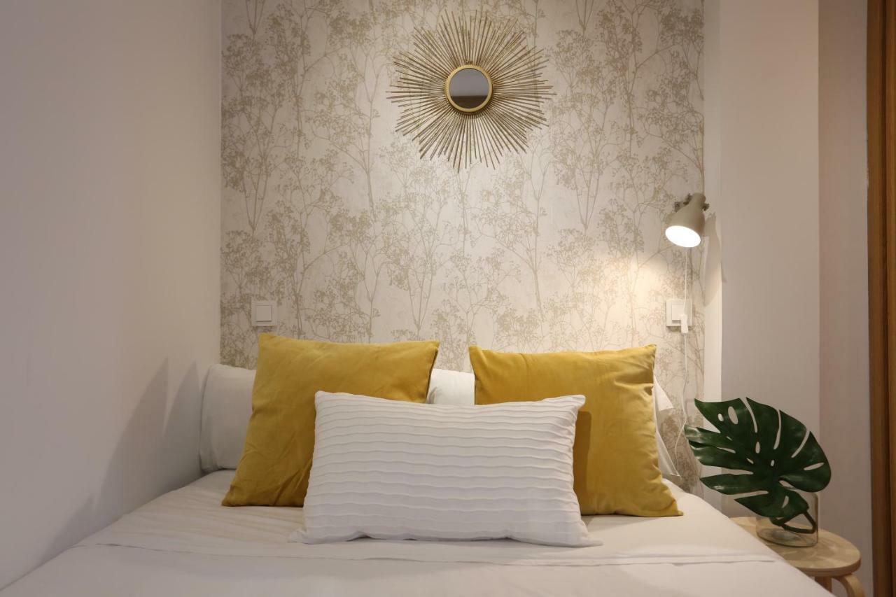 Atocha Art Apartment Madrid Bagian luar foto