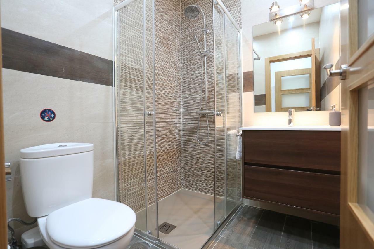 Atocha Art Apartment Madrid Bagian luar foto